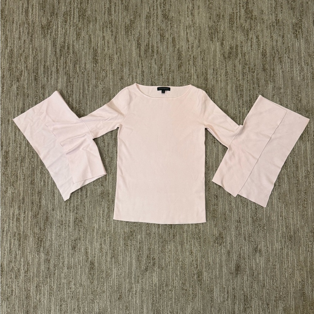 Light pink flowey top